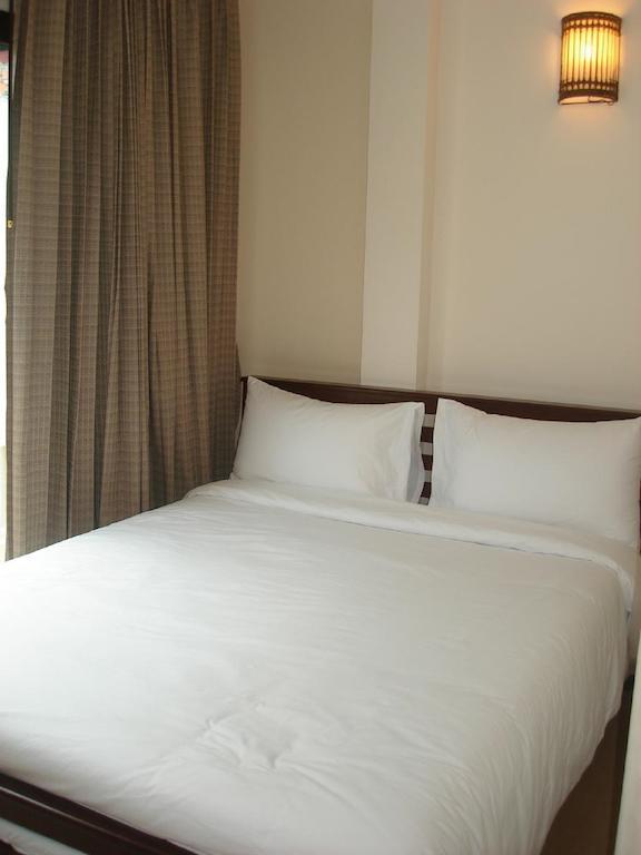 Tropicoza Hostel Patong Bilik gambar
