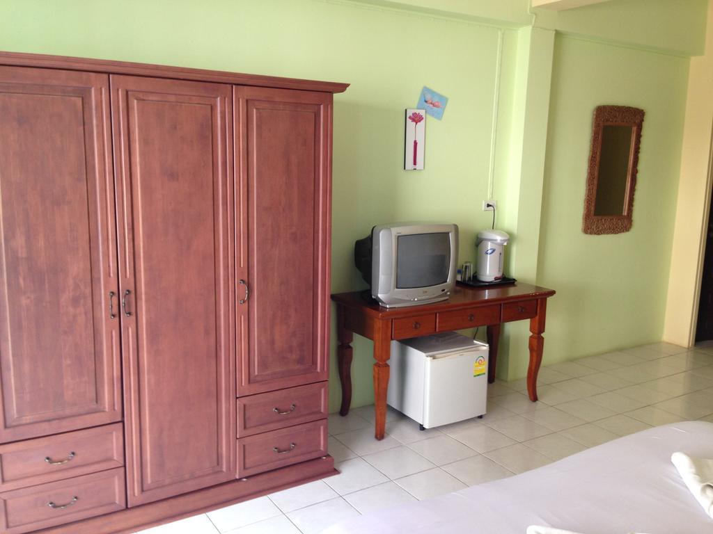 Tropicoza Hostel Patong Luaran gambar
