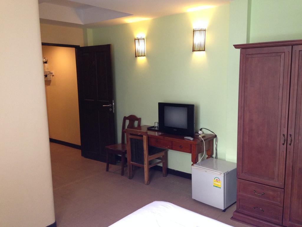 Tropicoza Hostel Patong Bilik gambar