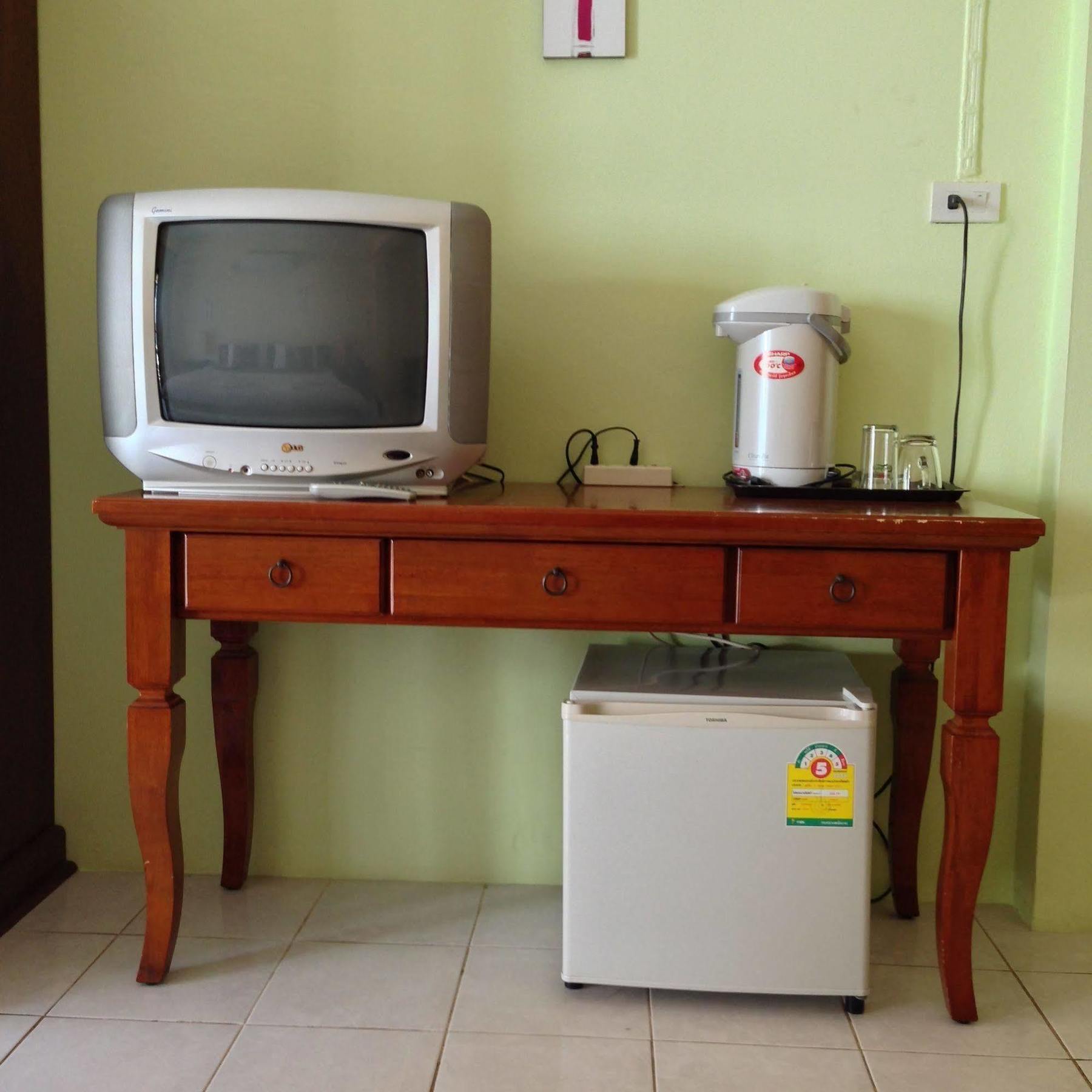 Tropicoza Hostel Patong Luaran gambar