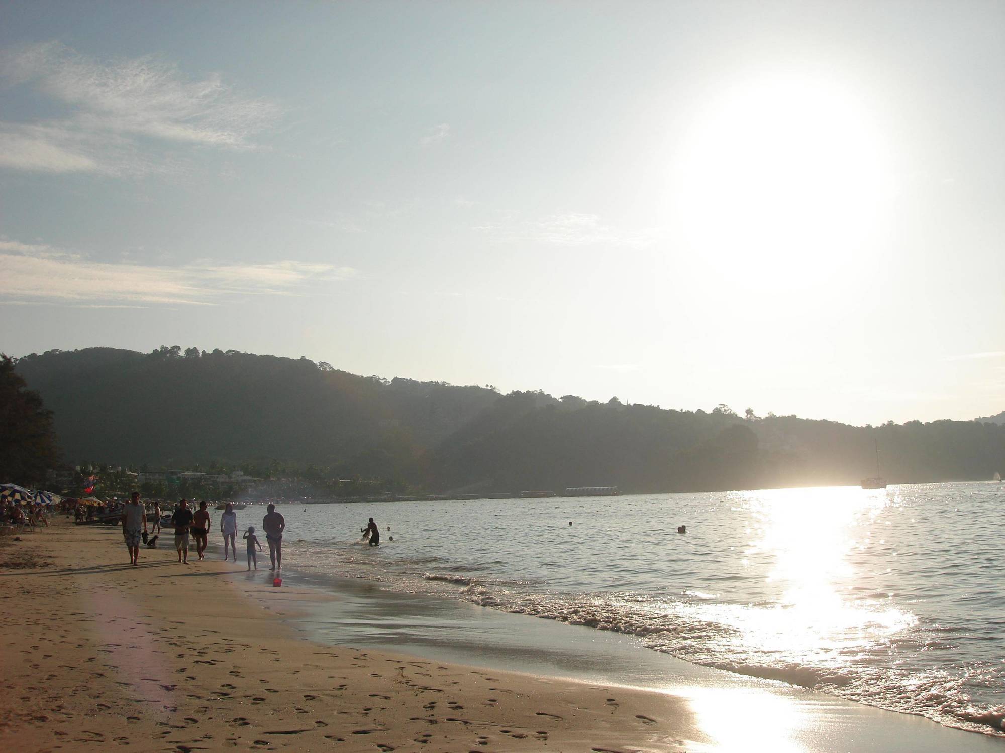 Tropicoza Hostel Patong Luaran gambar